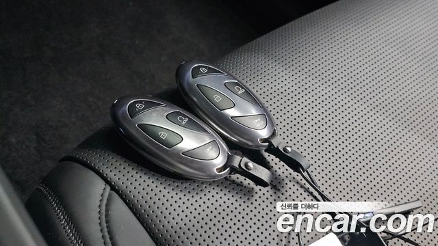 Hyundai Santafe 2025 — photo 37