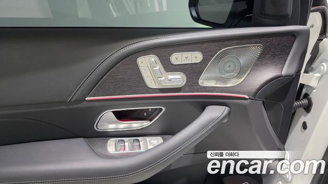 Mercedes-Benz GLE-Class 2026 — photo 20