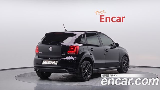 Volkswagen Polo 2016 — photo 2
