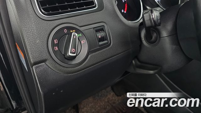 Volkswagen Polo 2016 — photo 18