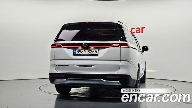 Kia Canival 2021 — photo 4