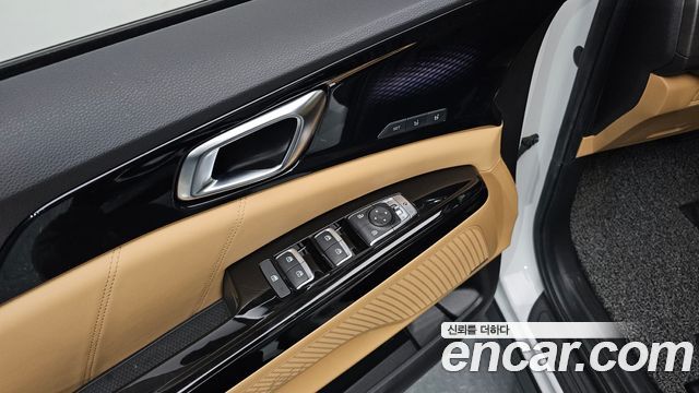 Kia Canival 2021 — photo 19