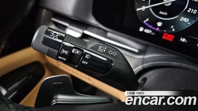 Kia Canival 2021 — photo 24
