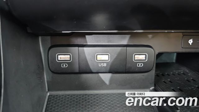 Kia Canival 2021 — photo 26