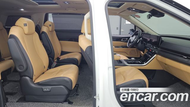 Kia Canival 2021 — photo 16