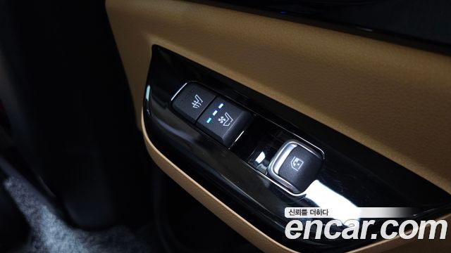 Kia Canival 2021 — photo 28