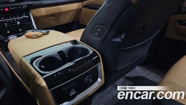 Kia Canival 2021 — photo 31