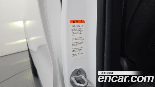 Kia Canival 2021 — photo 33