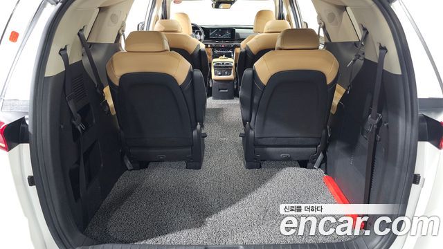 Kia Canival 2021 — photo 35