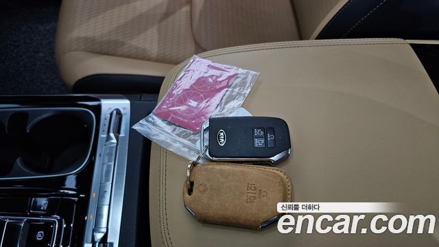 Kia Canival 2021 — photo 37