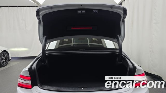 Genesis G80 2022 — photo 25