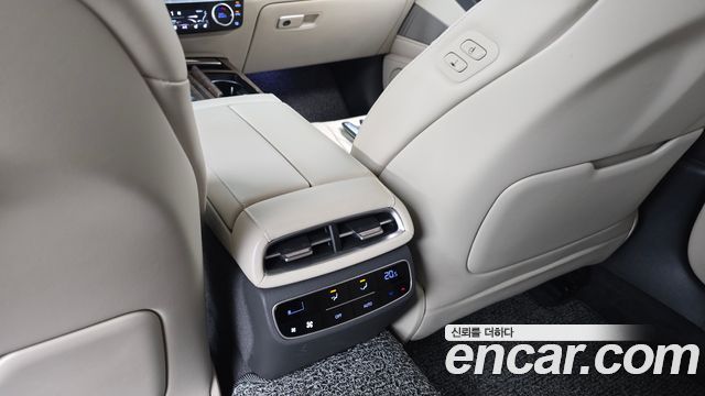 Genesis G80 2022 — photo 32