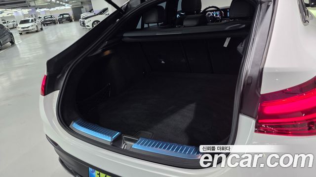 Mercedes-Benz GLE-Class 2026 — photo 9
