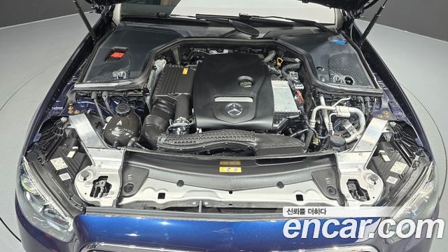 Mercedes-Benz E-Class 2021 — photo 6