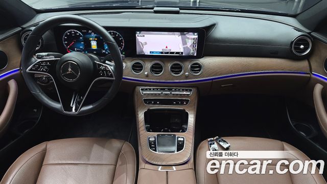 Mercedes-Benz E-Class 2021 — photo 10