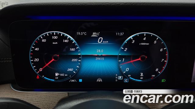 Mercedes-Benz E-Class 2021 — photo 11