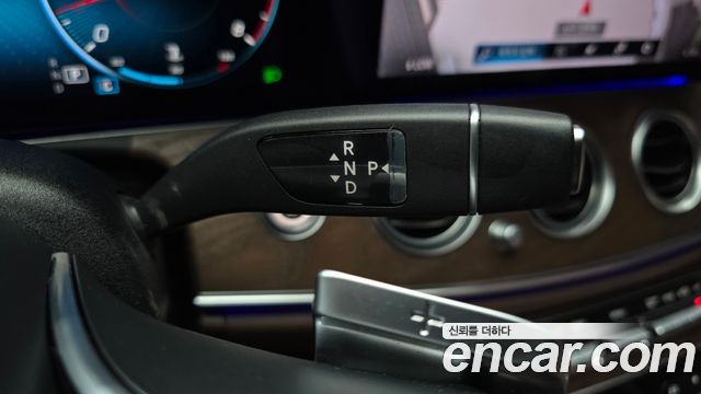 Mercedes-Benz E-Class 2021 — photo 12