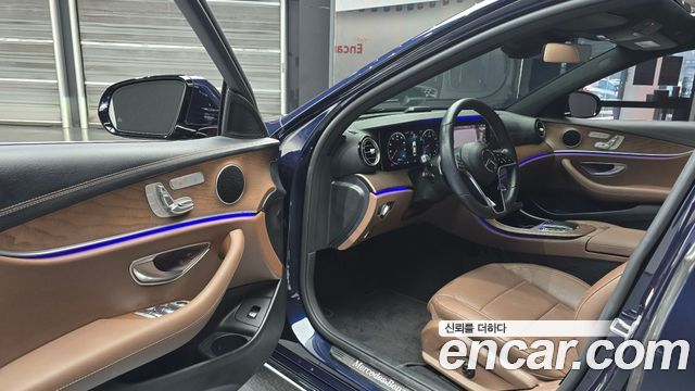 Mercedes-Benz E-Class 2021 — photo 13