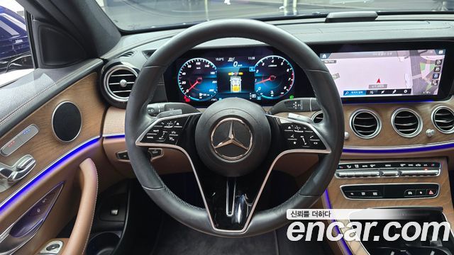 Mercedes-Benz E-Class 2021 — photo 19