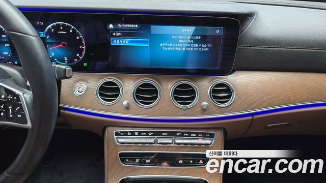 Mercedes-Benz E-Class 2021 — photo 22