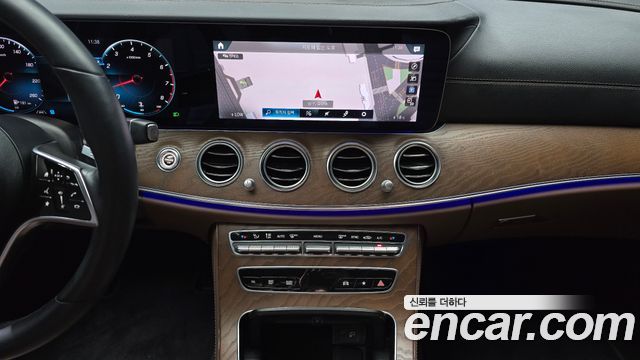 Mercedes-Benz E-Class 2021 — photo 23