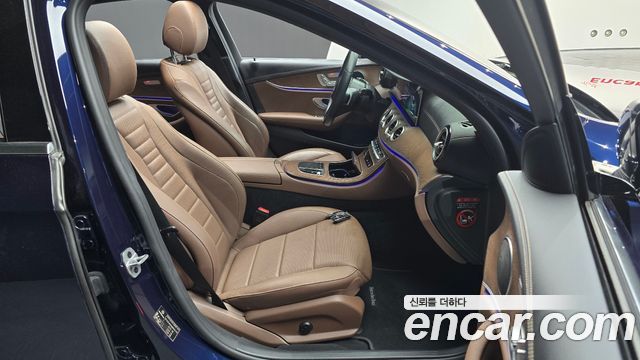 Mercedes-Benz E-Class 2021 — photo 16