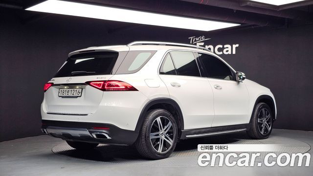 Mercedes-Benz GLE-Class 2020 — photo 2