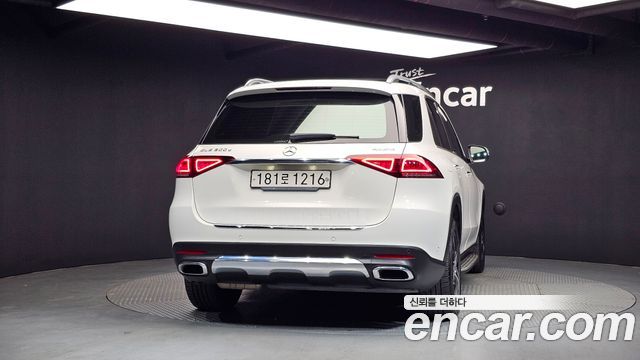 Mercedes-Benz GLE-Class 2020 — photo 4
