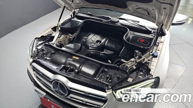 Mercedes-Benz GLE-Class 2020 — photo 6