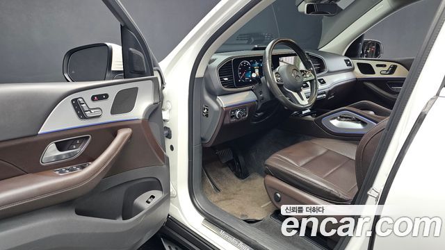 Mercedes-Benz GLE-Class 2020 — photo 10