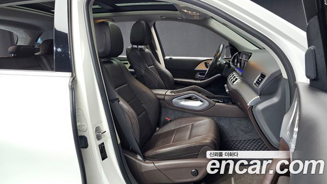 Mercedes-Benz GLE-Class 2020 — photo 11