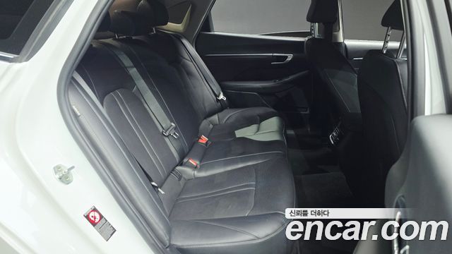 Hyundai Sonata 2022 — photo 17
