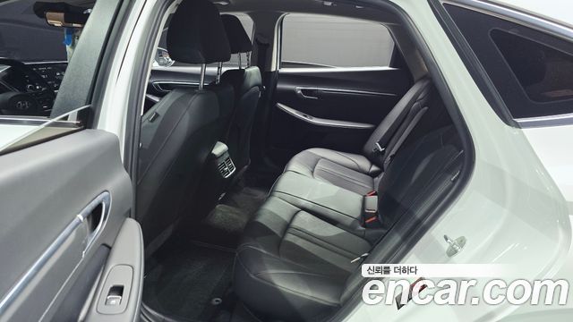 Hyundai Sonata 2022 — photo 18