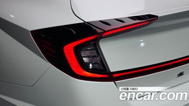 Hyundai Sonata 2022 — photo 9