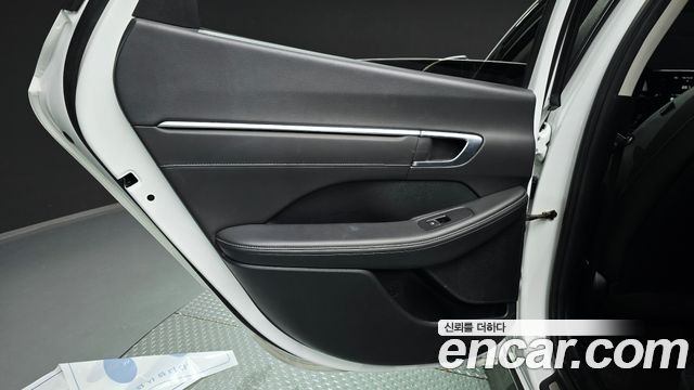 Hyundai Sonata 2022 — photo 15
