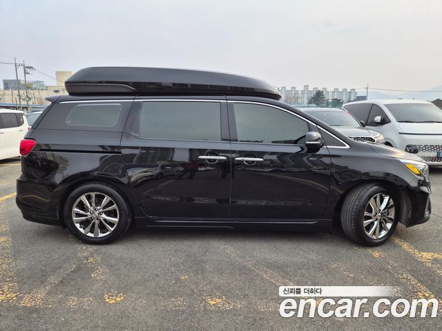 Kia Canival 2020 — photo 16