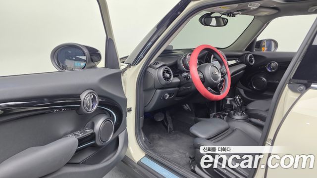 Mini Cooper 2020 — photo 13