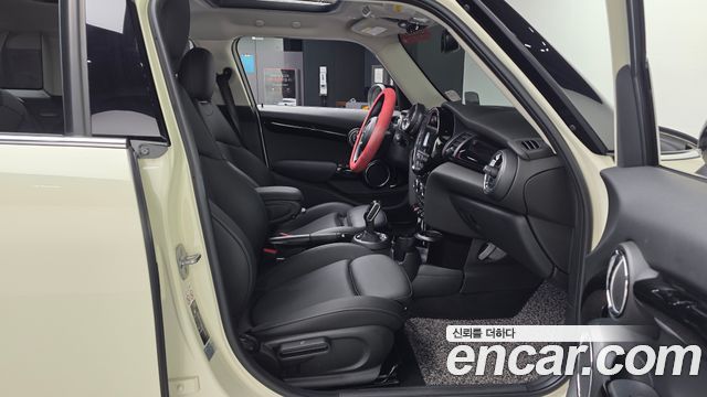 Mini Cooper 2020 — photo 17