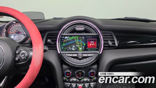 Mini Cooper 2020 — photo 20