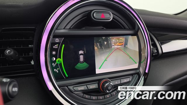 Mini Cooper 2020 — photo 22