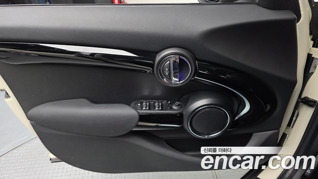 Mini Cooper 2020 — photo 14