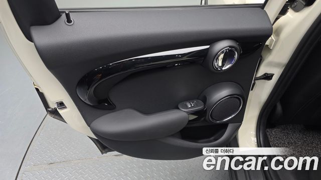 Mini Cooper 2020 — photo 15
