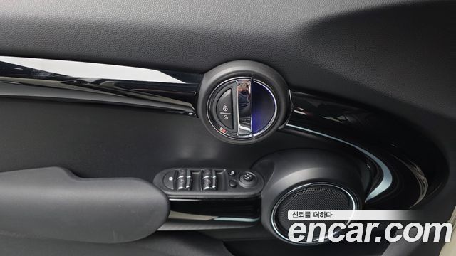 Mini Cooper 2020 — photo 27