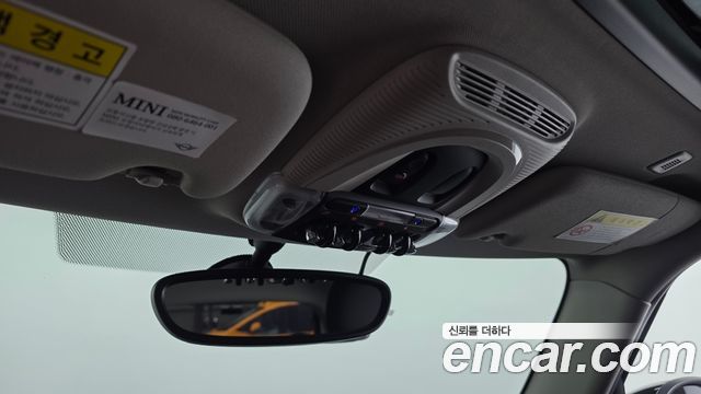 Mini Cooper 2020 — photo 31