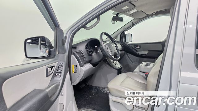 Hyundai Starex 2017 — photo 10
