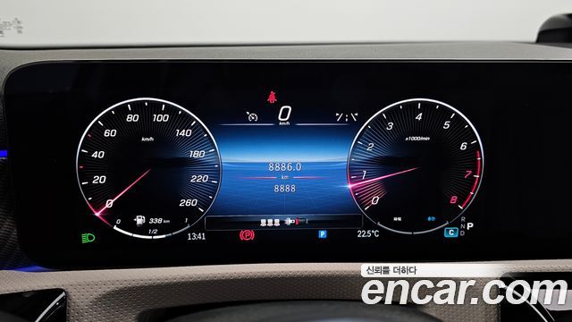 Mercedes-Benz A-Class 2024 — photo 11