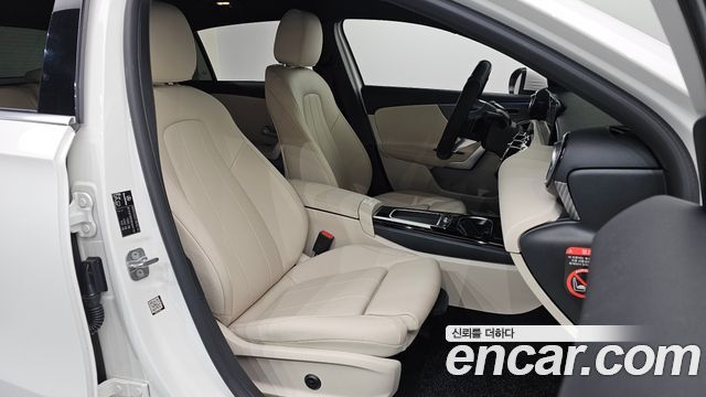 Mercedes-Benz A-Class 2024 — photo 17