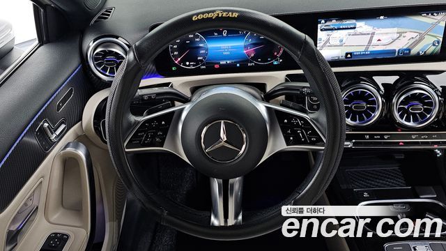 Mercedes-Benz A-Class 2024 — photo 21