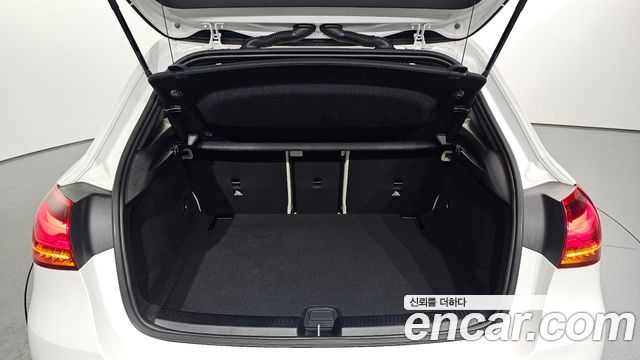Mercedes-Benz A-Class 2024 — photo 26