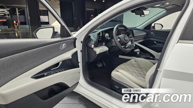 Hyundai AVANTE 2021 — photo 13